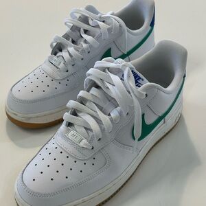 Nike White and Green Sneakers